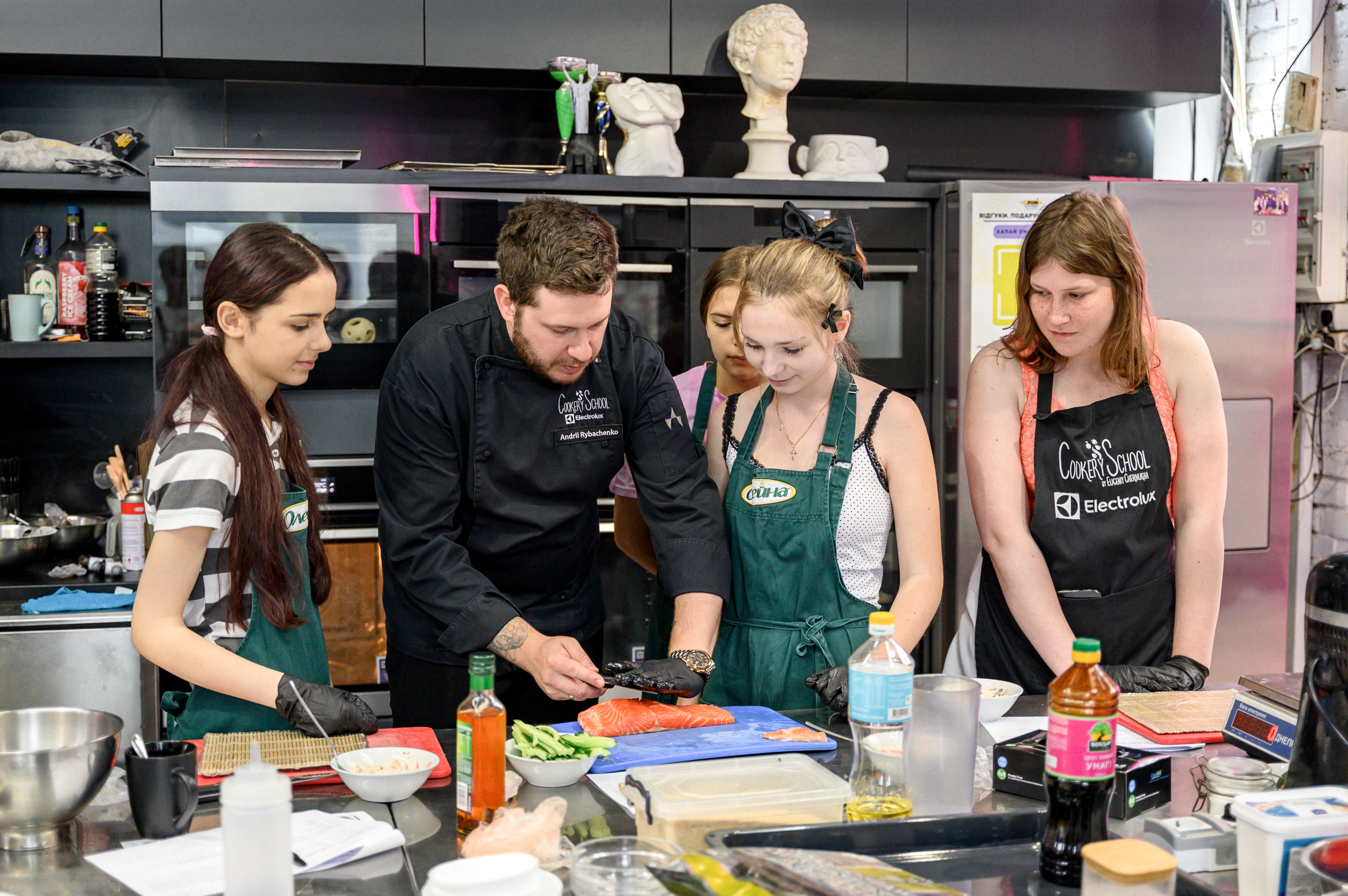 Nigiri and Rolls: Young Chefs Mastered the Secrets of Japanese Cuisine at an Oleina Cooking Workshop